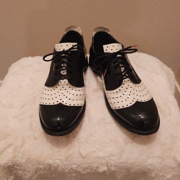 The Office of Angela Scott Mr. Muffin Cut-Out Derby Women's Shoes Size 38 - Picture 1 of 9